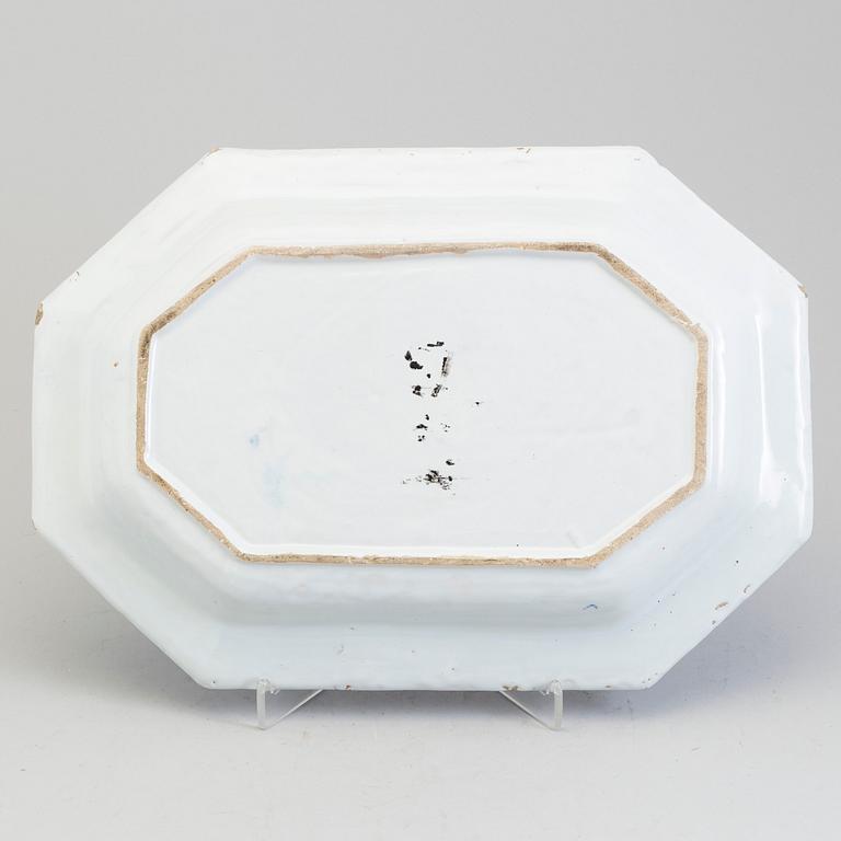 A Northern European faiance dish, 18th century.