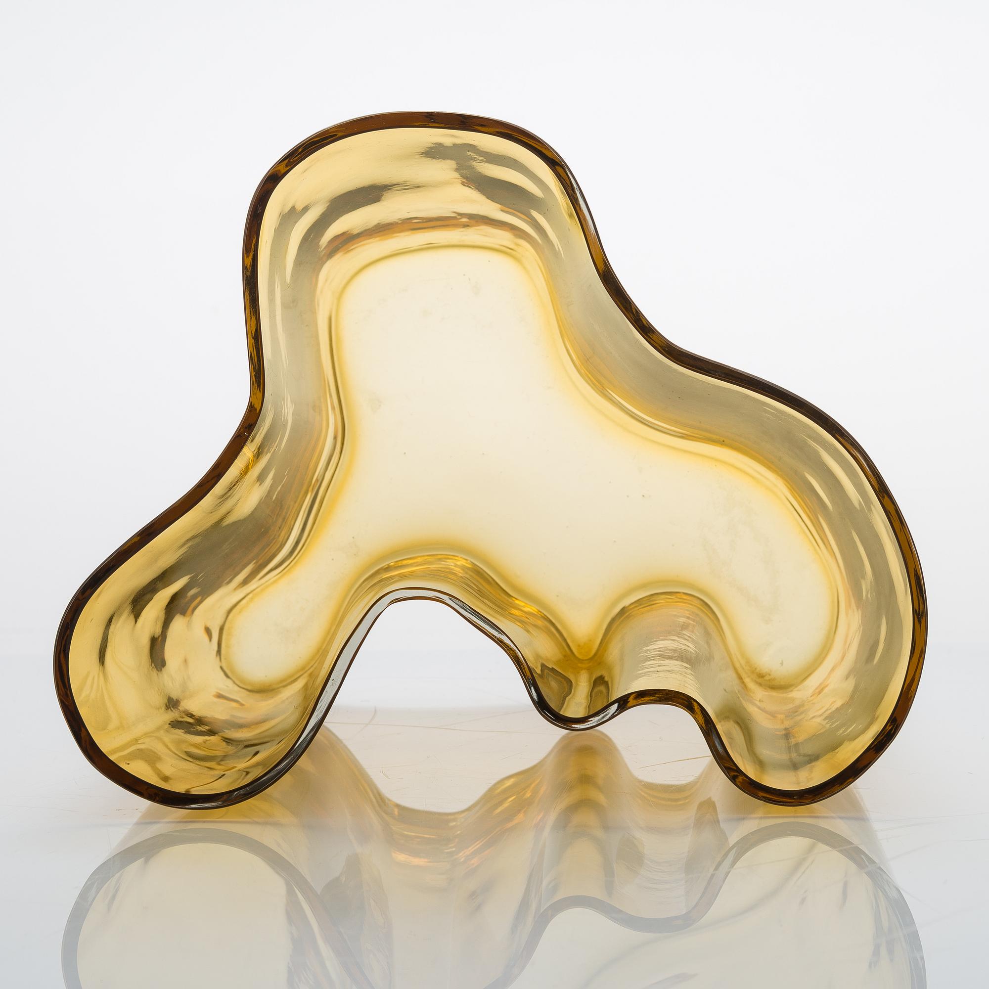 Alvar Aalto, A '9750' vase Karhula Glassworks 1937-1949. Finland.