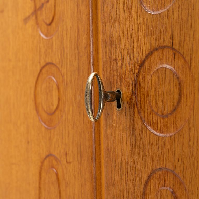 Kirke Nielsen, cabinet, 'Rickard', Abrahamssons Möbelfabrik, Smålands Taberg, Sweden 1950s.