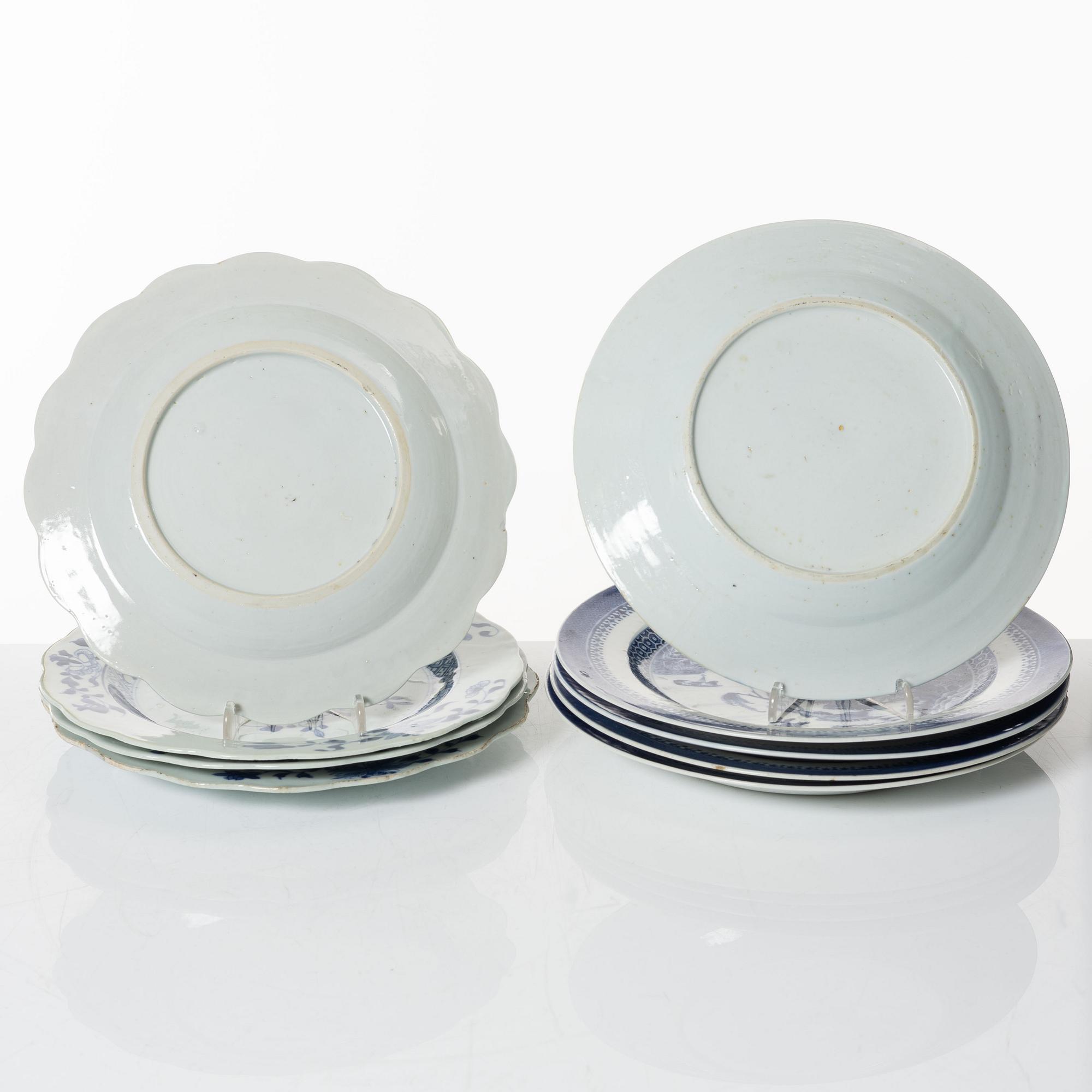 A group of nine Chinese blue and white export porcelain plates, Qing dynasty, 18th and 19th century.