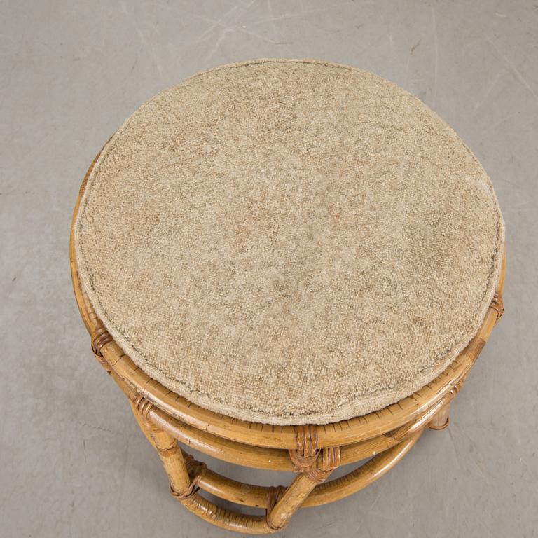 FÅTÖLJER ett par samt FOTPALL, 1940-50-tal.