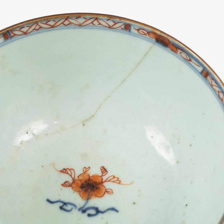 Fat, fyra stycken, tedosa, koppar, fyra stycken samt dosa emalj. Qingdynastin, 1700-tal samt 1700-tal.