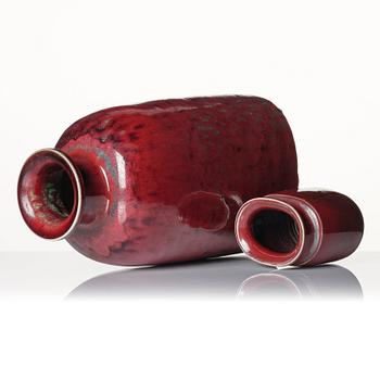 Stig Lindberg, two conjoined stoneware vases, Gustavsberg studio, Sweden 1979.