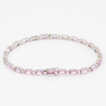 Bracelet 18K white gold with pink sapphires and brilliant-cut diamonds.