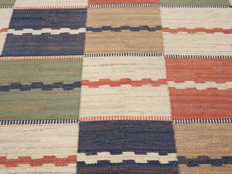 Märta Måås-Fjetterström, Matta, "Vita Rutmattan", rölakan, ca 328 x 189,5-193,5 cm, signerad AB MMF.