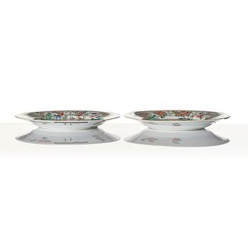 Tallrikar, ett par, porslin, Kina, Qingdynastin, Kangxi (1662-1722).