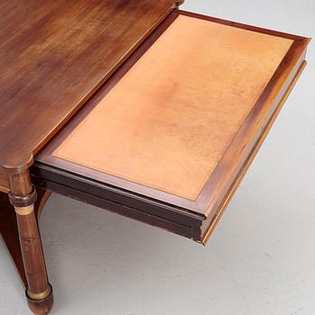 Skrivbord. Empirestil, omkring 1900.
