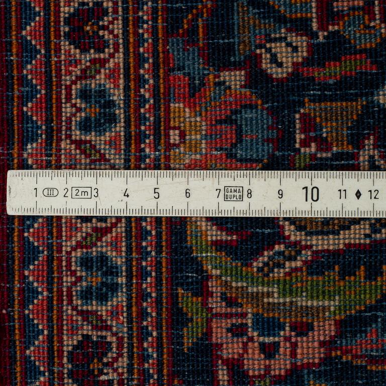 A CARPET, Keshan 205 x 133 cm.