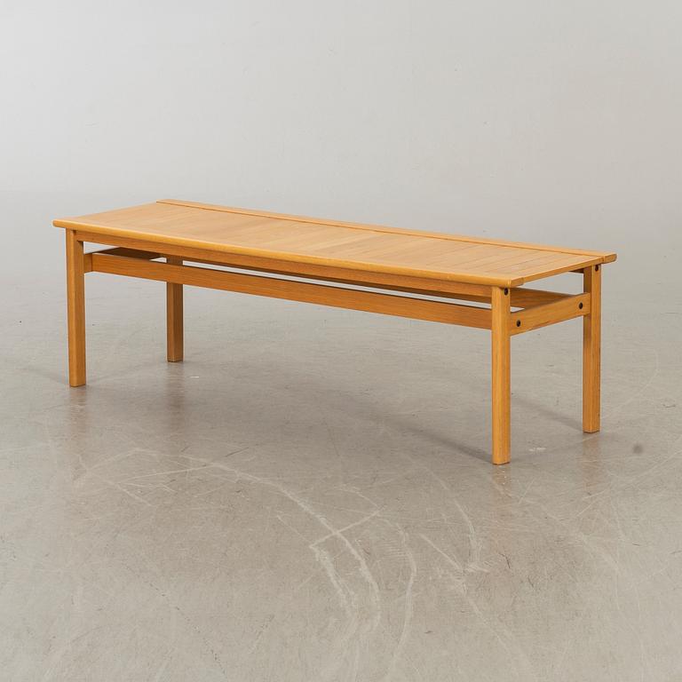 AN 1988 OAK BENCH LAMMHULT, SWEDEN.