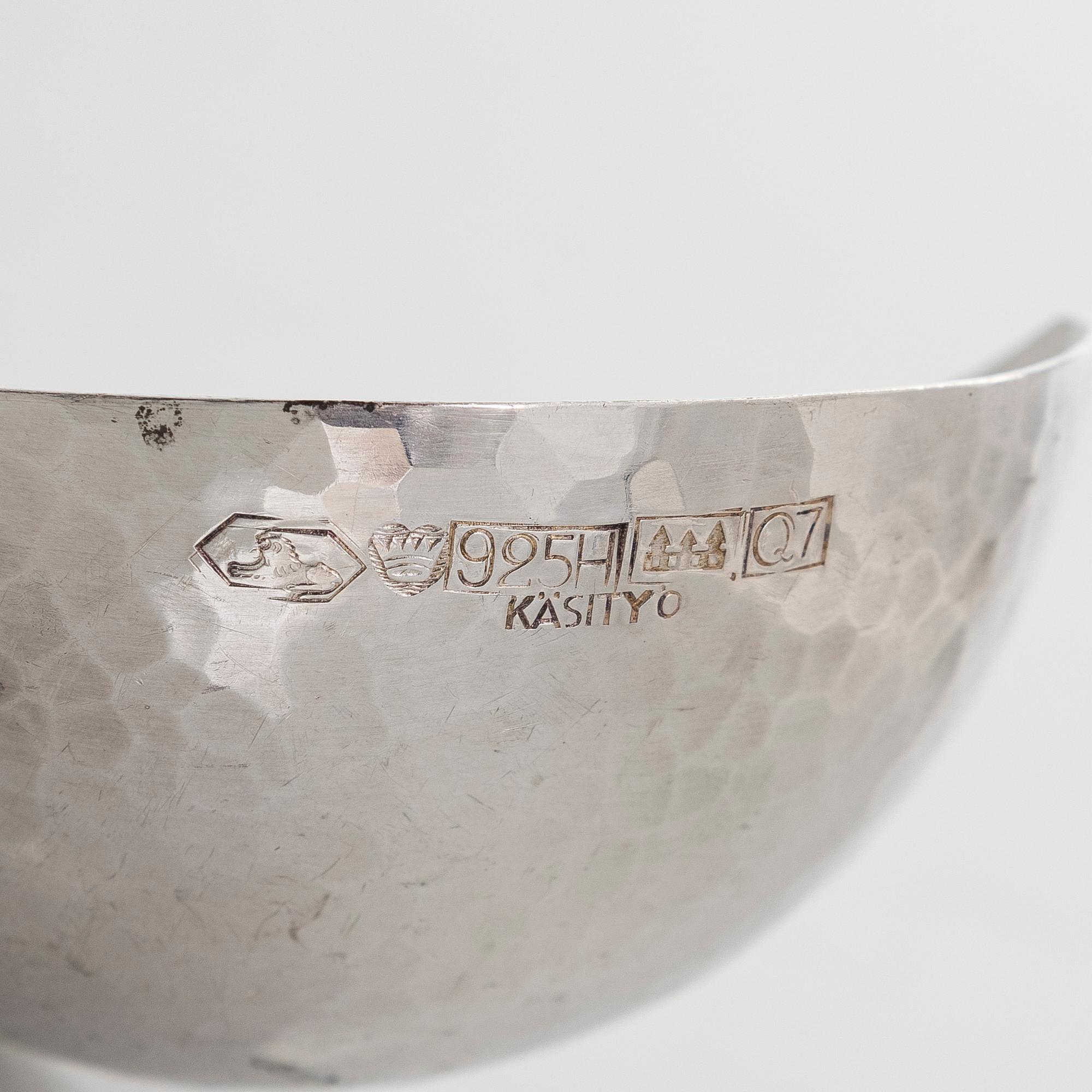 Tapio Wirkkala, boolimalja ja -kauha, hopeaa, palisanteri, Kultakeskus, Hämeenlinna, 1969.