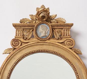 A pair of Gustavian giltwood mirrors by O. Wetterberg (master 1785-1803).