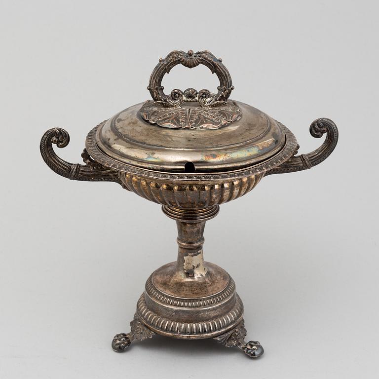 A silver plated sugar bowl, sauce bowl and 2 creamers, 19th century.