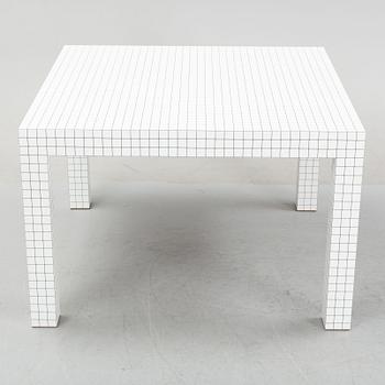 A model 2600 'Quadrema' table by Superstudio for Zenotta, designed in 1970.