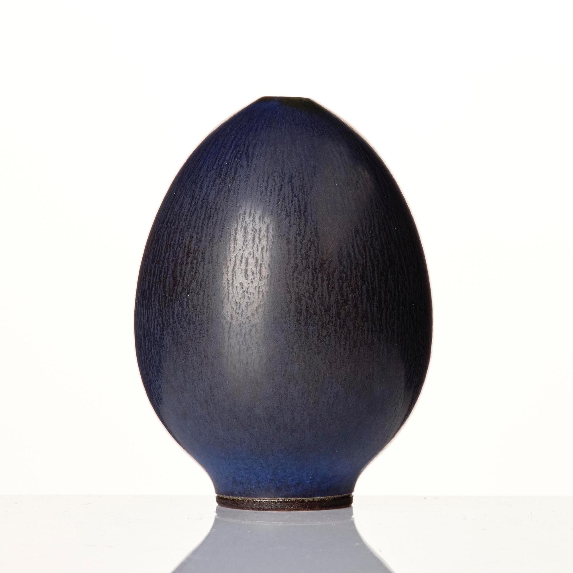 Berndt Friberg, a stoneware bowl and a vase, Gustavsberg Studio 1944-47 and 1957.