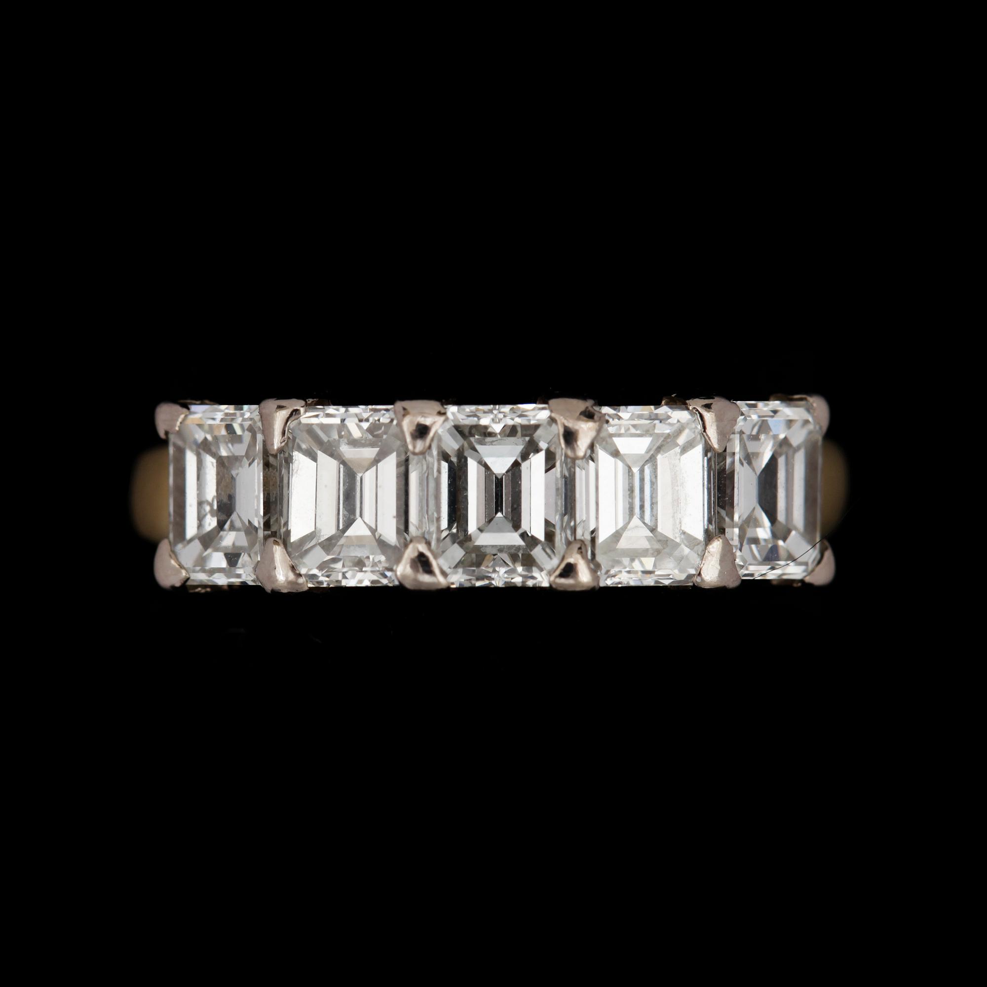 RING, fem smaragdslipade diamanter, tot. 2.50 ct.