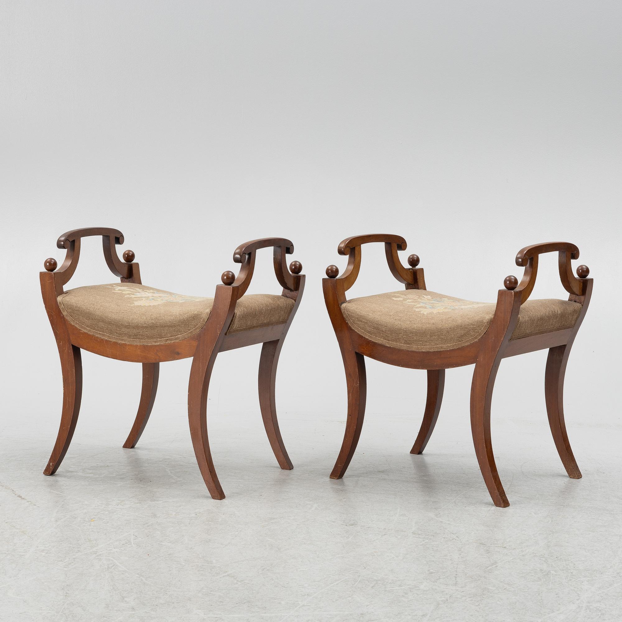 Taburetter, ett par, Karl Johan, 1800-tal.