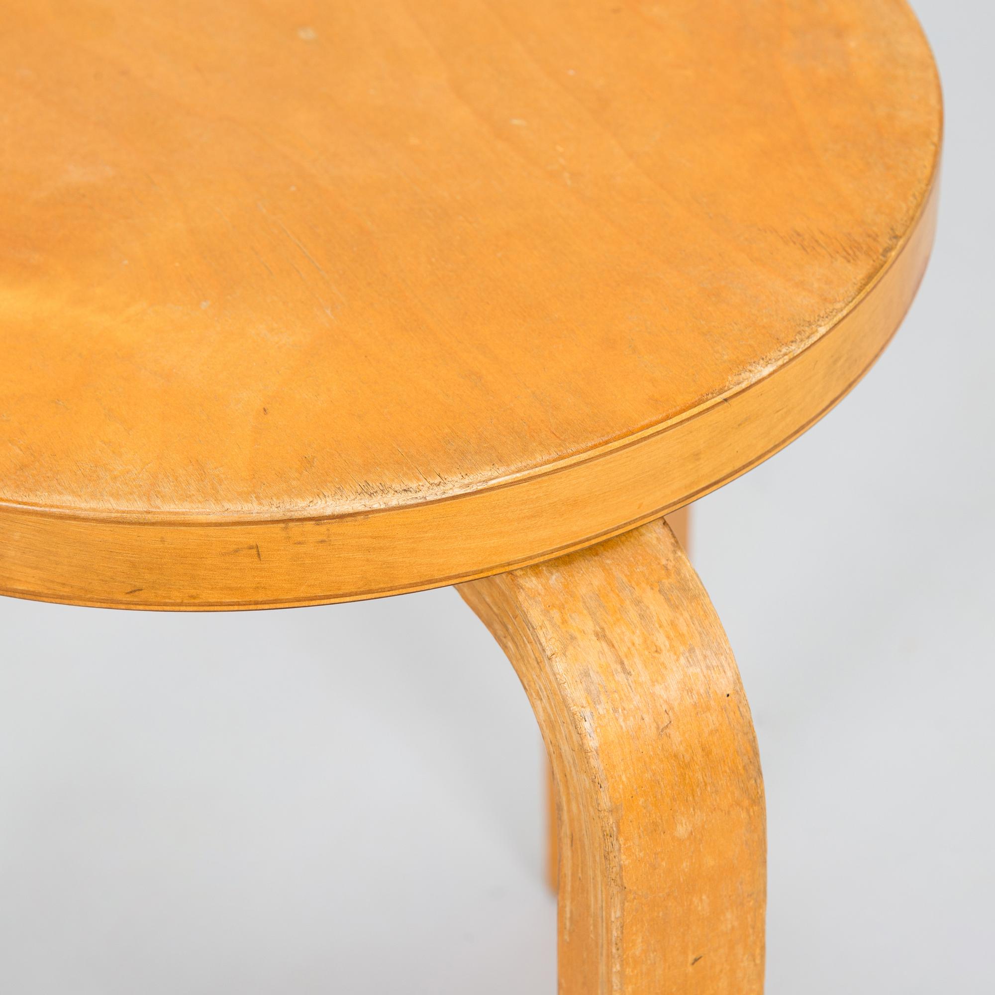 Alvar Aalto, jakkara, malli 60, Artek, 1960/70-luku.