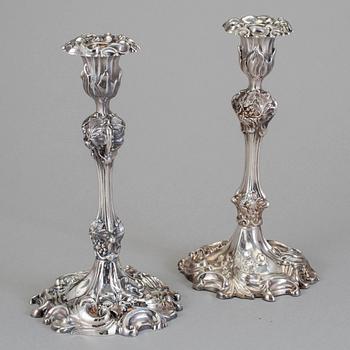 LJUSSTAKAR, ett par, nysilver, nyrokoko,  1800-tals slut.
