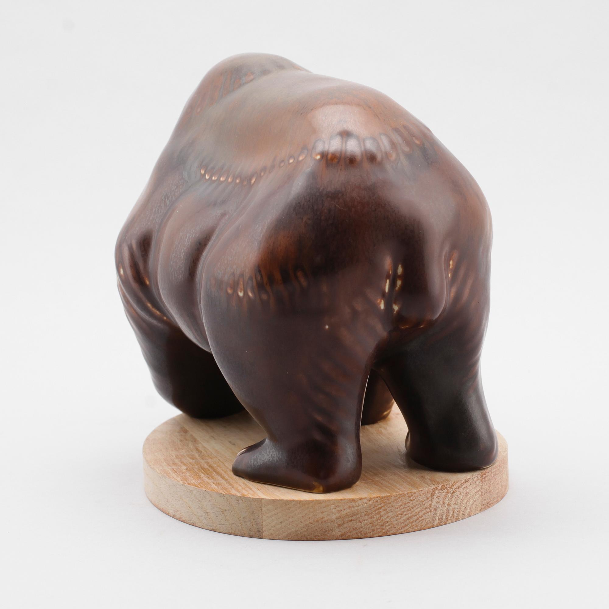 FIGURIN, stengods. Gunnar Nylund, Rörstrand, mongramsignerad, 1900-talets andra hälft.