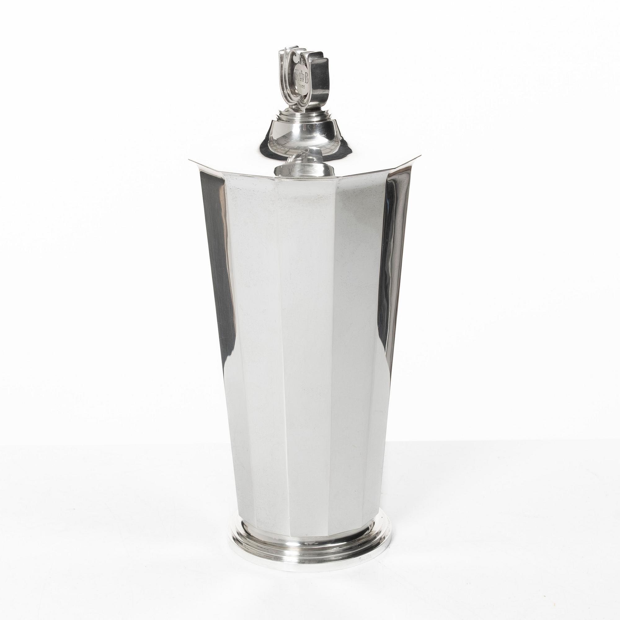 Atelier Borgila, A lidded sterling silver goblet, Stockholm 1951.