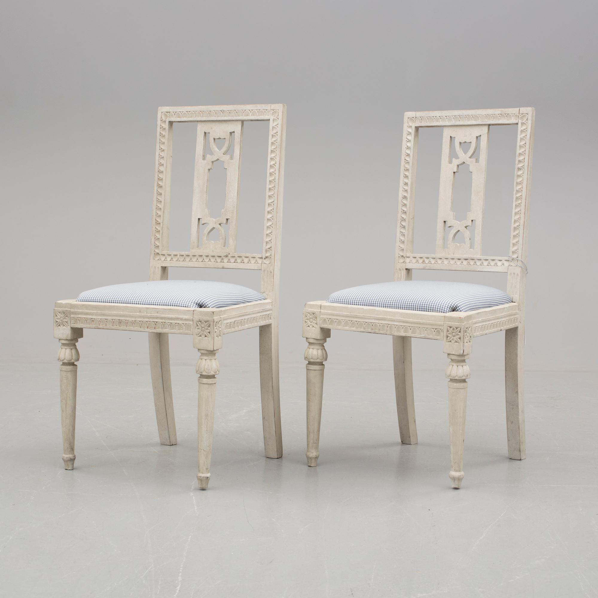 STOLAR, ett par, gustaviansk stil, 1900-tal.