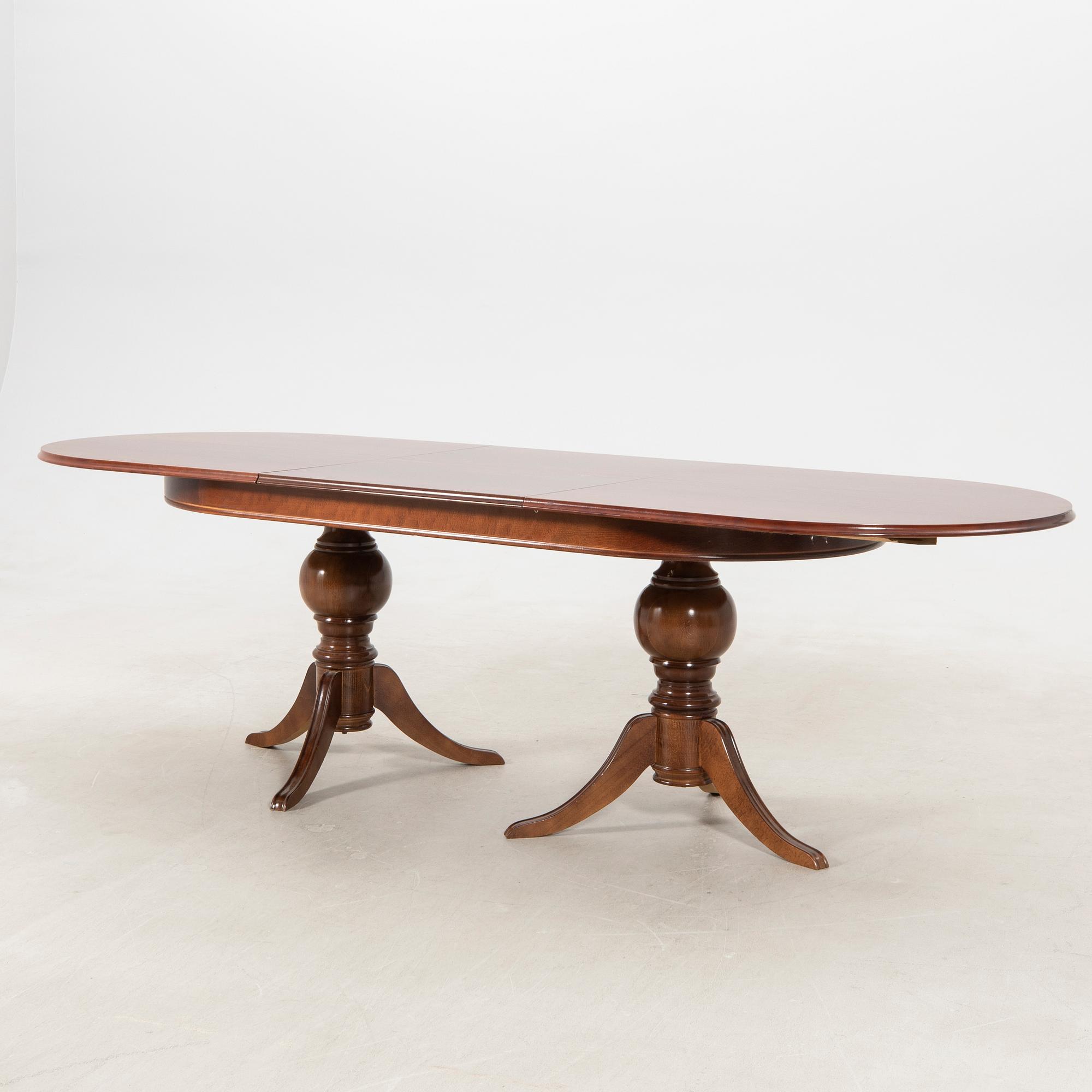 Matbord sent 1900-tal.