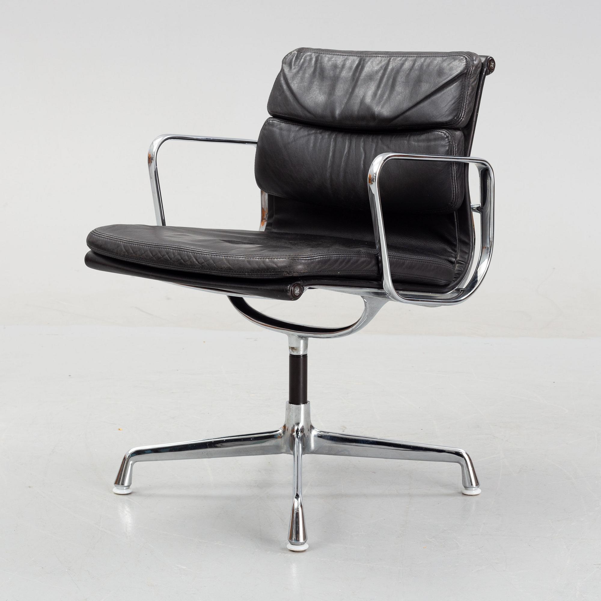 Charles & Ray Eames, an "EA 208 Soft Pad Chair", Herman Miller.