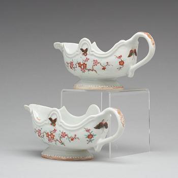 A pair of famille rose sauce boats, Qing dynasty, Qianlong (1736-95).