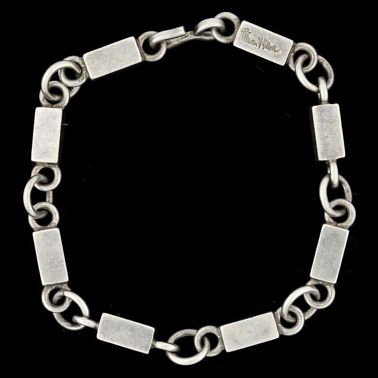 ARMBAND, sterling silver. Wiwen Nilsson, Lund, 1965. Vikt 27 g.