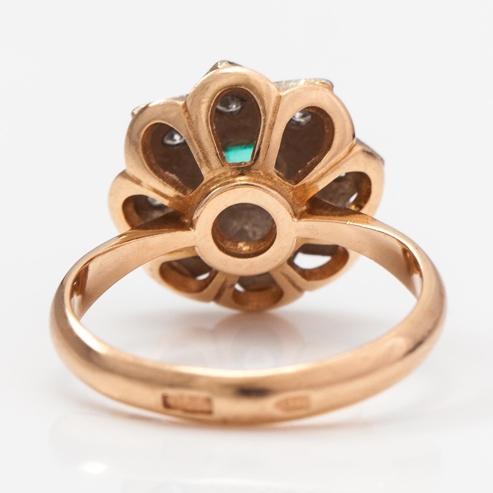 Ring, 14K guld, diamanter ca 0.40 ct tot och smaragd. Jerevan.