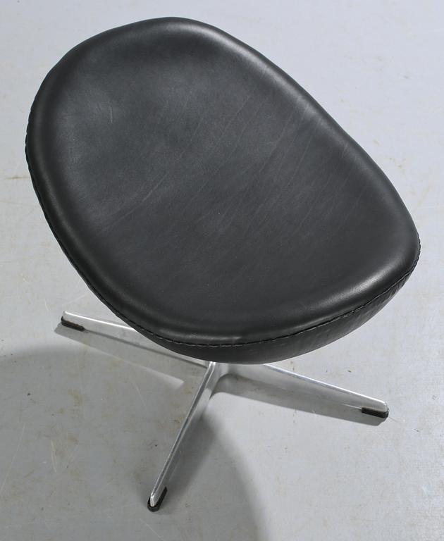 FOTPALL, till Ägget, Arne Jacobsen, 1900-talets andra hälft.