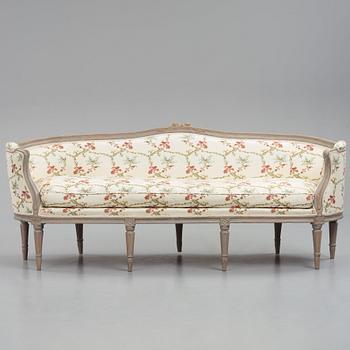 A gustavian sofa.