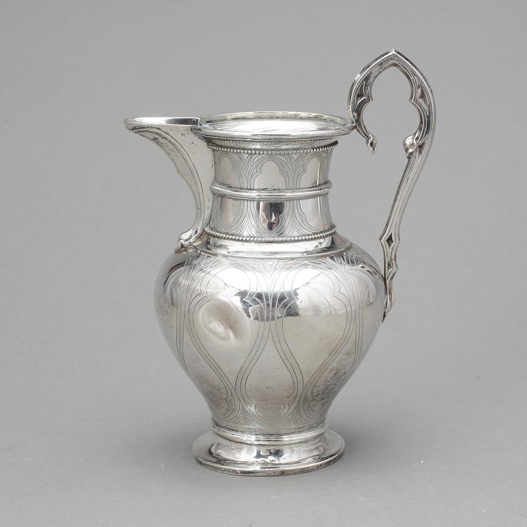 MJÖLKKANNA, silver, P Hertz, Köpenhamn, 1874. Vikt ca 242g.