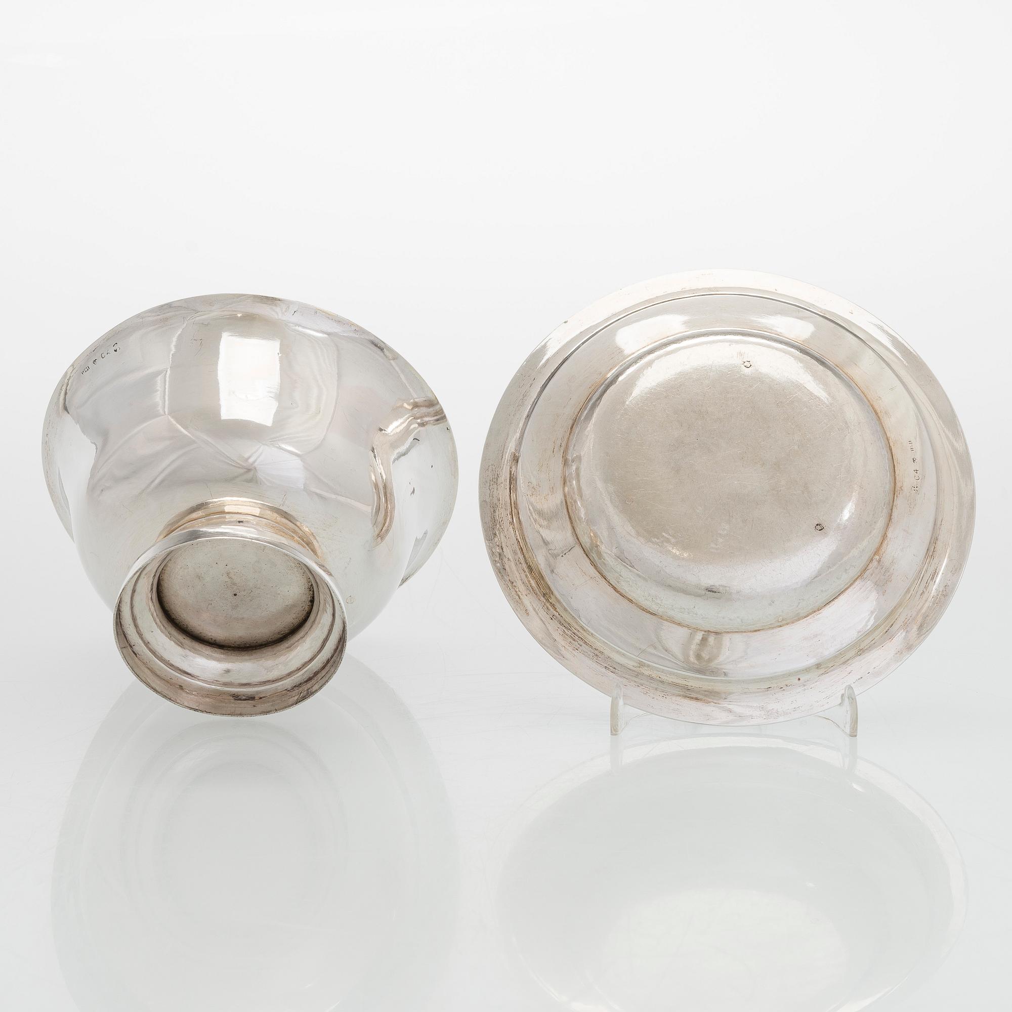 A Swedish parcel-gilt sauceboat, Johan Petter Hedman, Norrköping 1833.