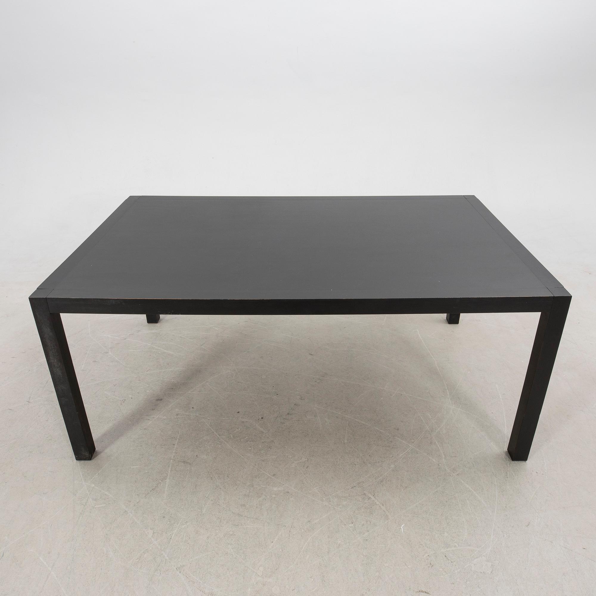 Dining table, 21st century.