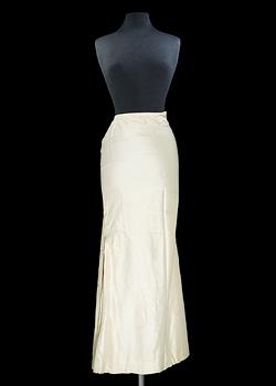 1406. A white silk evening skirt by Christian Dior, spring 1952.