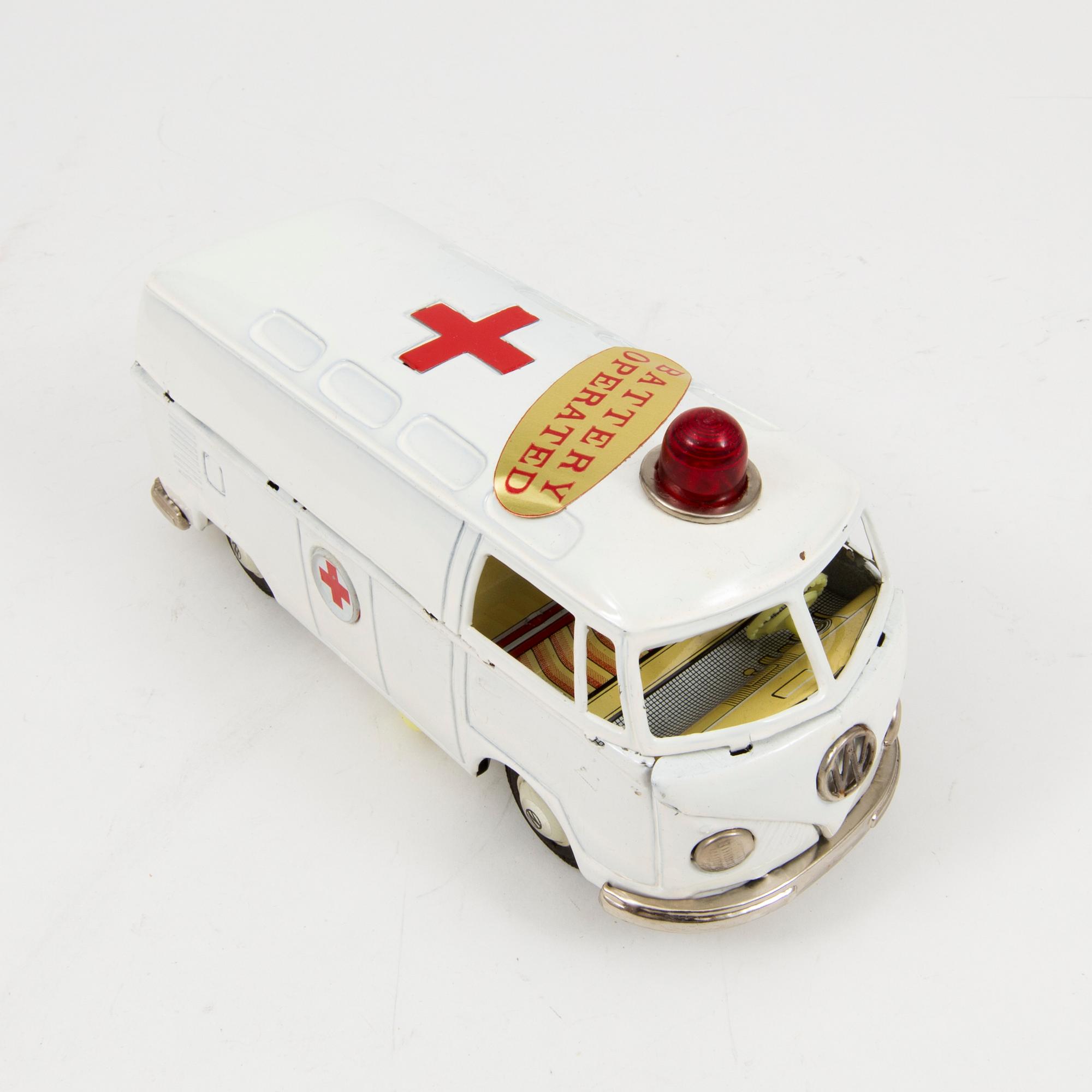 BANDAI, "Volkswagen Ambulance" samt "Volkswagen Pickup", Japan, 1960-tal.