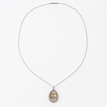 Fabergé hänge med kedja, design Alma Pihl.