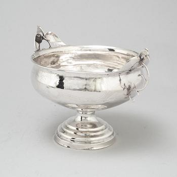 Lars Löfgren, BRÄNNVINSSKÅL, silver,  Hudiksvall (1797-1853) samt Johan Wickman, SKED, silver, Hudiksvall (1750-55).