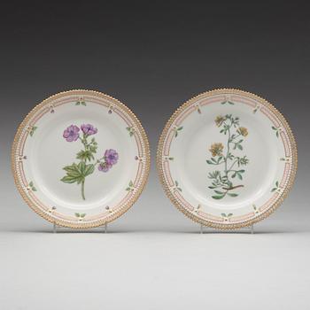 A set of nine Royal Copehagen 'Flora Danica' plates, Denmark, 20th Century.