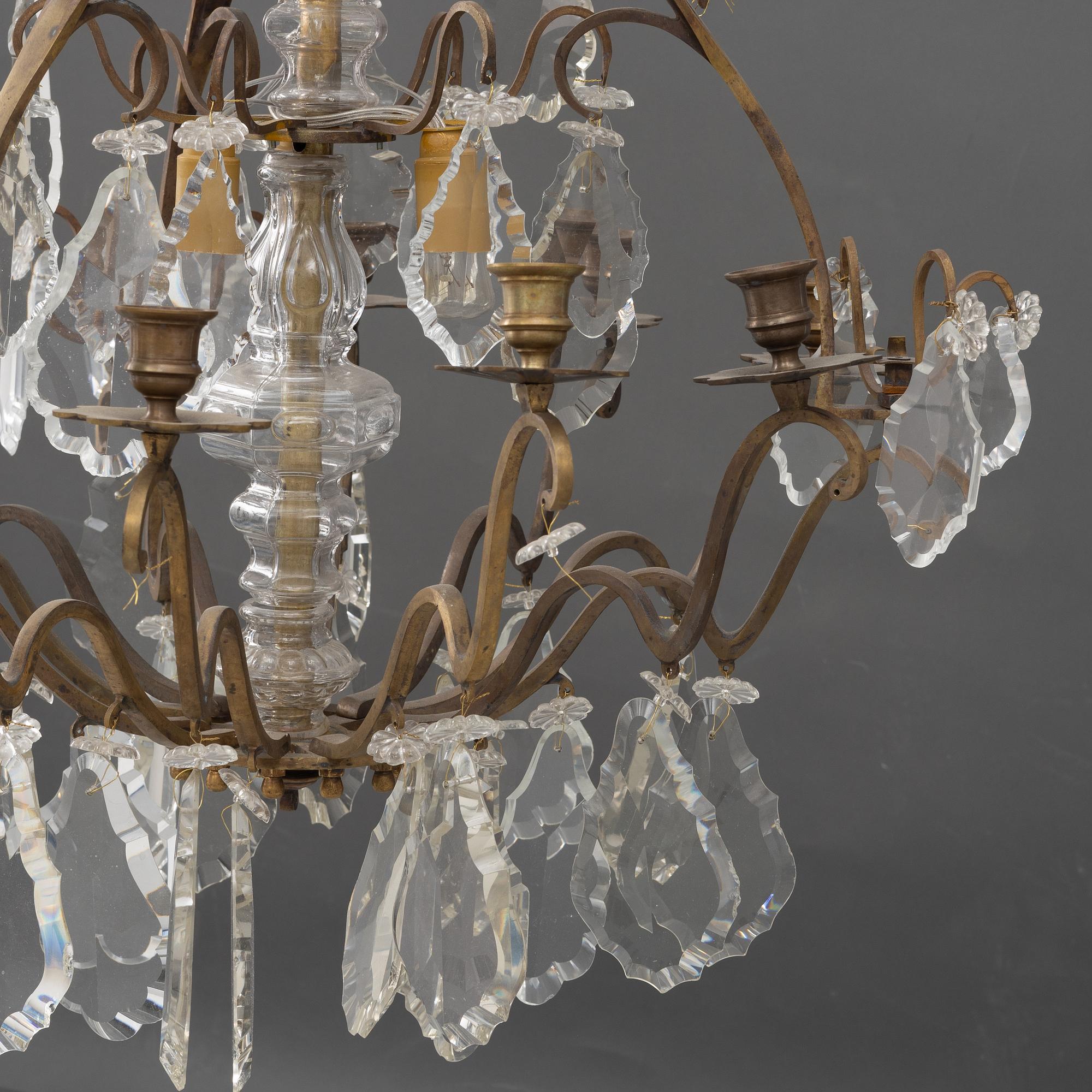 A Baroque style chandelier, early 20th Century.