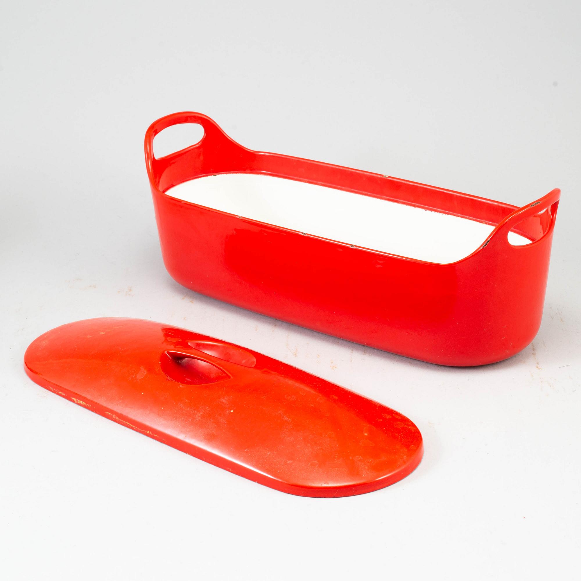 TIMO SARPANEVA, two cast iron pots, Finland, Rosenlew, 1960/70s.