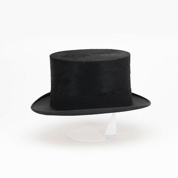 A.F. BODECKER, a black felt top hat.