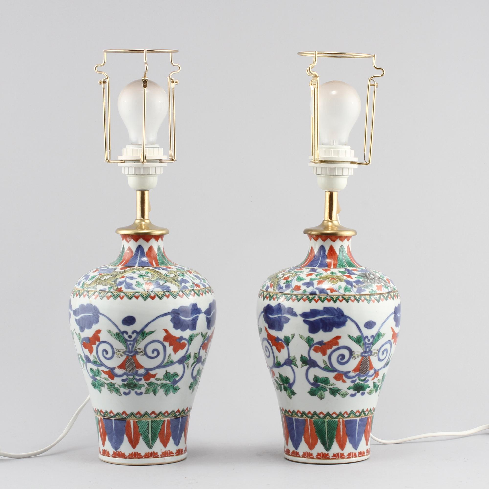 BORDSLAMPOR, ett par, porslin, Kina, 1800/1900-tal.