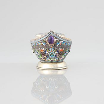 A Russian early 20th Century silver-gilt and enameled kovsh, mark of Semen kazakov, Moscow 1908-1917.