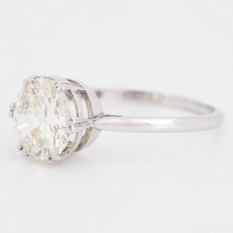 Platinum and 2,12 ct brilliant-cut diamond ring.