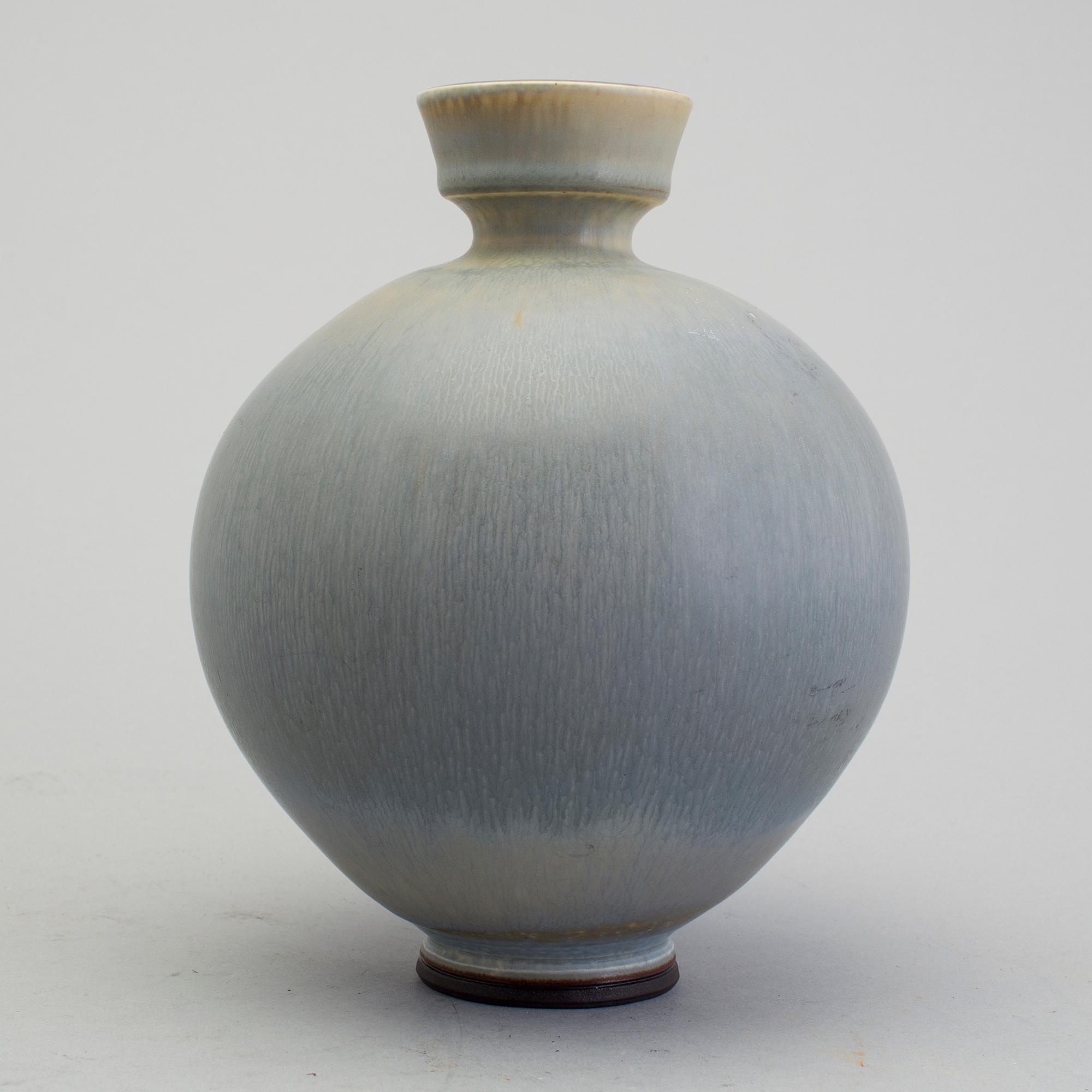 BERNDT FRIBERG, vas i stengods, Gustavsberg studio 1977.