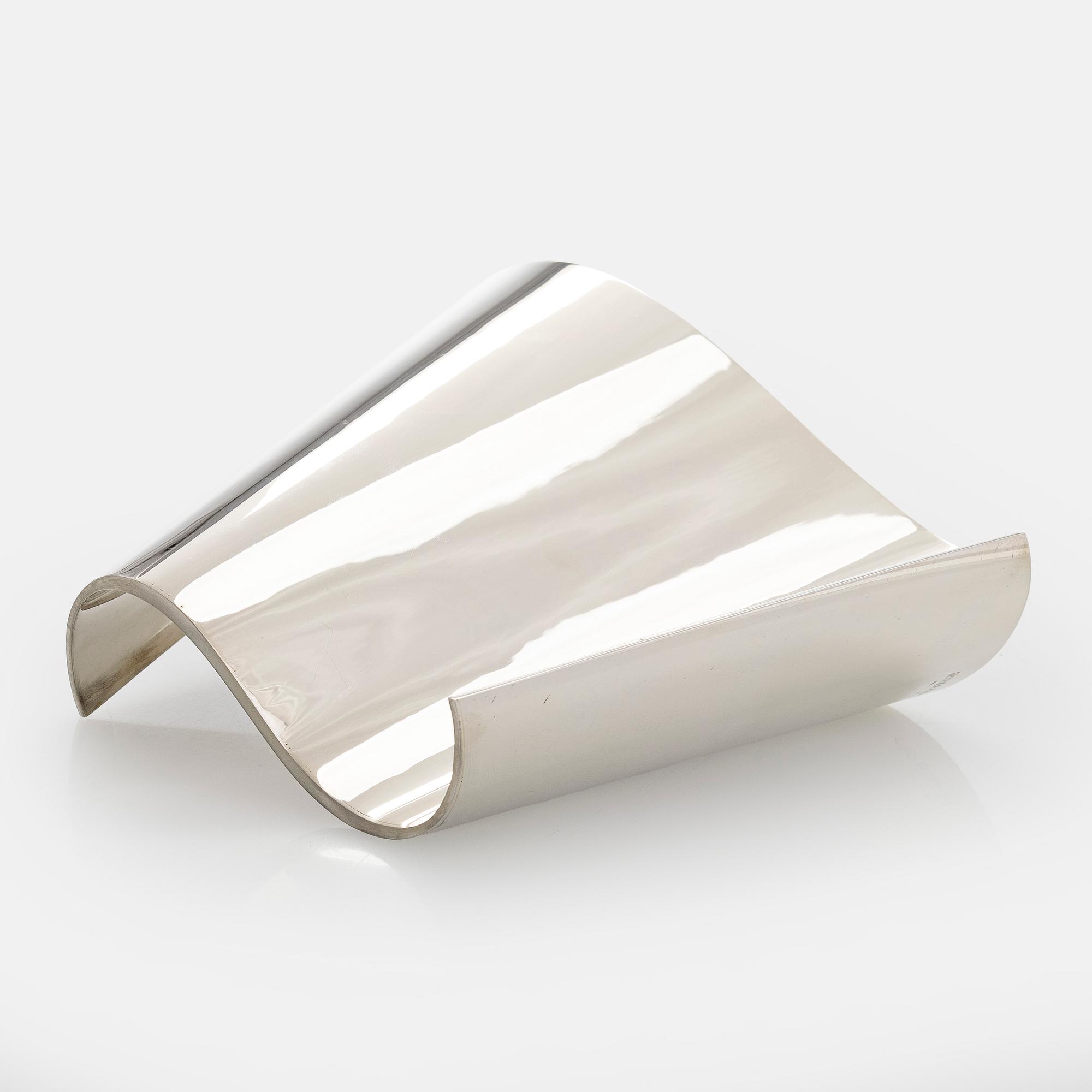 Pekka Piekäinen, vas, sterlingsilver, "Finlandia", Platinoro, Åbo.