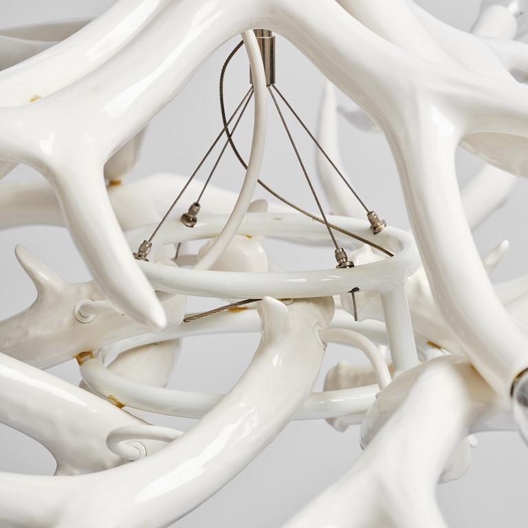 Jason Miller, takkrona, "Superordinate Chandelier 12 Antlers, taklampa, Roll & Hill, USA.