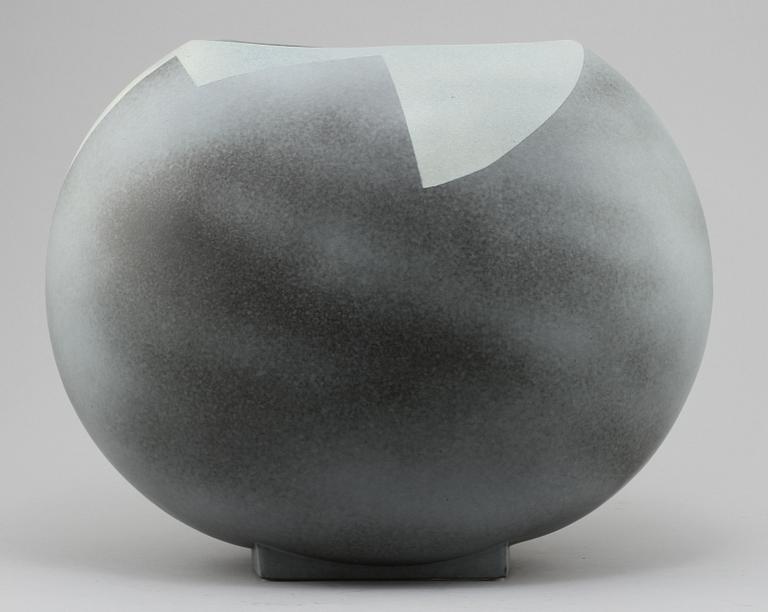 VAS, stengods, Rolf Sinnemark, Rörstrand, numrerad 35/150, 1980/90-tal.